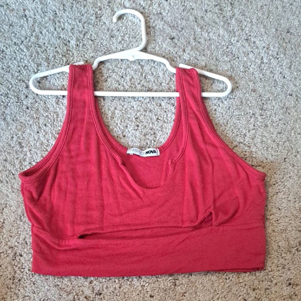 FASHION NOVA Crop Top - Picture 1 of 2